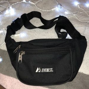 black fanny pack